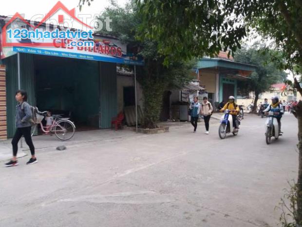 Bán Đất cổng trường cấp 3 nho quan C măt tiền 10 m