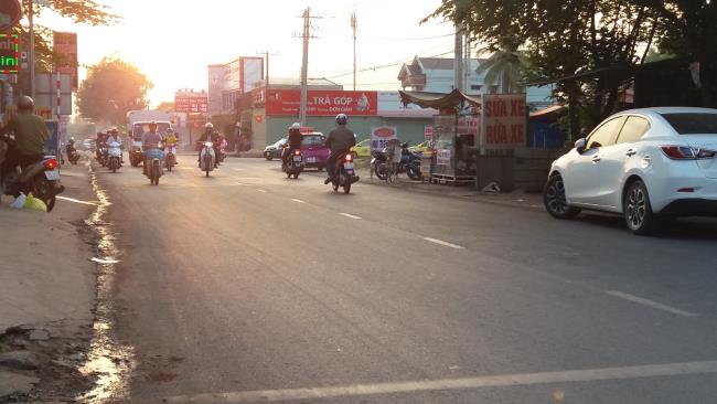 Mặt bằng đẹp trên đường phùng hưng ngay cổng khu công nghiệp tam phước