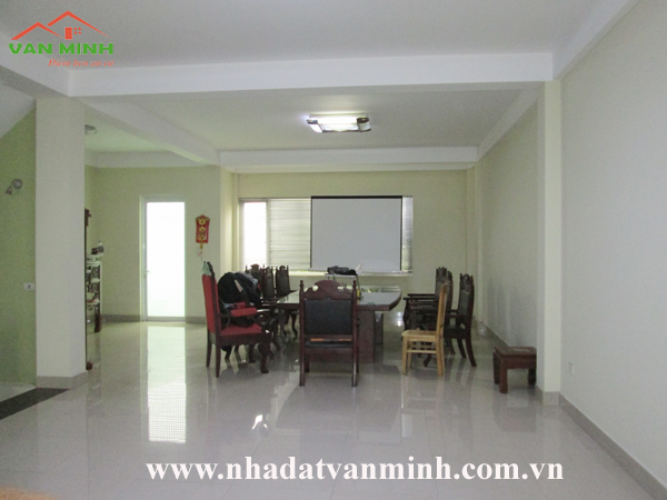 Nhà mặt đường cần bán tại đường Phạm Văn Đồng, Dương Kinh, HP