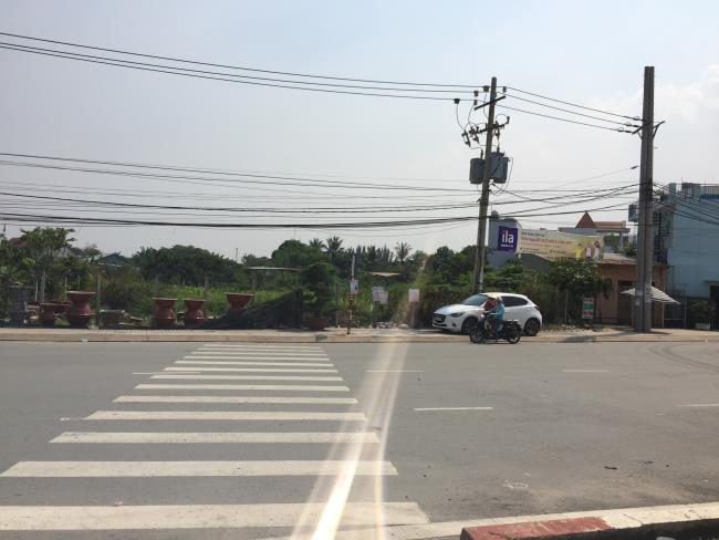 Cho thuê đất mặt tiền 28m (2518 m2) ngay vòng xoay cầu mới, TP Biên Hoà