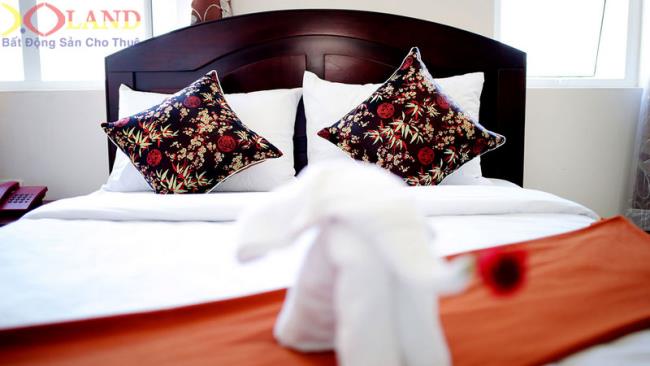 CHO THUÊ KHÁCH SẠN TRẦN BẠCH ĐẰNG KHU TÂY 18 PHÒNG GIÁ 65 TRIỆU - MR XÔ:0915454077