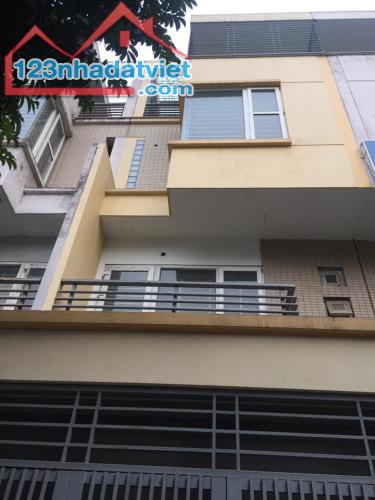 CC bán nhà 4 tầng ở Tả Thanh Oai, Thanh Trì, Hà Nội. - Diện tích: 33m2. - Mặt tiền 3.5m.