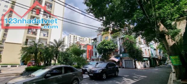 Bán Nhà Khu Việt Hưng - Long Biên Dt 145m2, Lô góc, ô tô tránh vỉa hè , kinh doanh, thang - 1