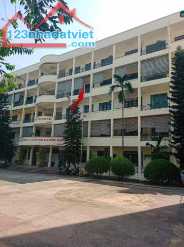 Bán trường học sổ đỏ lâu dài 5000m2,đường Chu Huy Mân, phường Phúc Đồng, Long Biên,185 tỷ - 1