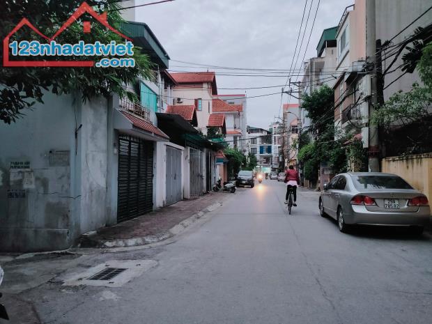 [Siêu hiếm] bán nhà ô tô tránh, kinh doanh Nguyễn Sơn 80m2 mà chỉ có 14,8 tỷ
