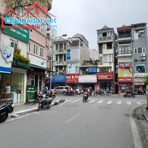 Bán gấp nhà phố Tạ Quang Bửu, 120m2, 2 tầng, trước nhà 2 ô tô tránh nhau, 15 tỷ - 1