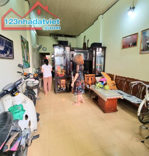 "Bán nhà Tân Lập, Nha Trang hẻm ô tô 3m cách đường Nguyễn Thiện Thuật  chỉ 180m.