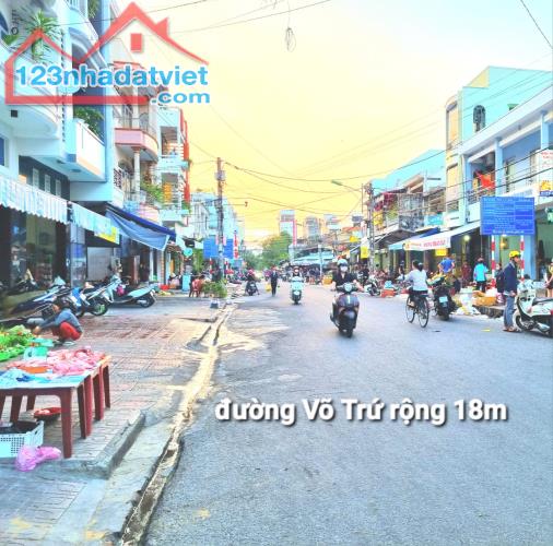 "Bán căn góc mặt tiền kinh doanh đường Võ Trứ gần Chợ Xóm Mới, trung tâm Nha Trang..
