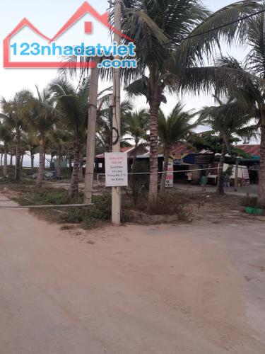 Cần bán lô đất mặt tiền sông Trường Giang.Tại cuối xã Tam Tiến, huyện Núi Thành, DT 2373m2 - 2