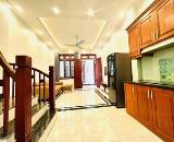 Cho thuê nhà riêng 5 tầng ở Tư Đình, Long Biên, Hà Nội. Diện tích: 32m2. Gía: 9tr/tháng
