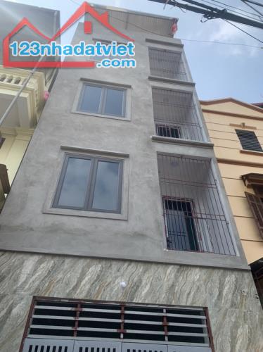 Cho thuê phòng trọ chung cư mini mới xây tại phường Việt Hưng, quận Long Biên, Giá: 3 - 4 - 4
