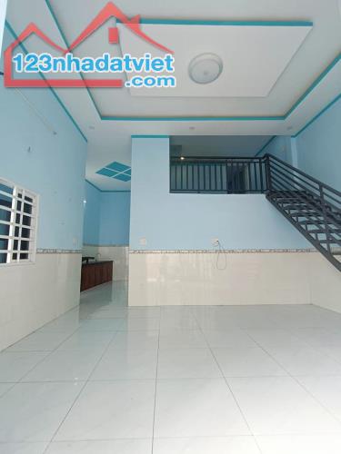 Ngộp cần bán gấp căn nhà tại Nguyễn Văn Khạ 95m2 700tr sổ hồng riêng - 1