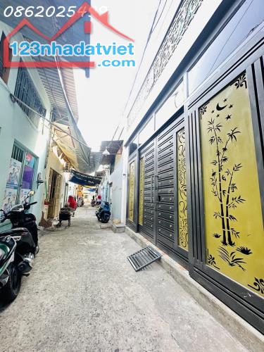 Chủ Ngộp Bank Gấp Bán Nhà Kênh Tân Hóa-Tân Phú-40m2(4x10) -2ty5 còn TL - 1