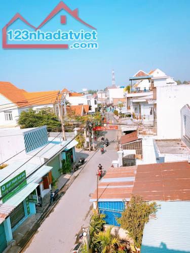 Bán Lô Đất DT 142M2 mặt tiền đường Nguyễn Văn Hoa P. Thống Nhất gần KDC Văn Hoa Villas