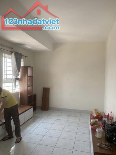 Cho thuê căn 3PN Có nội thất cơ bản  tại chung cư 35 Hồ Học Lãm,Bình Tân. Giá 6 - 4