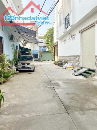 Hẻn 6m vài căn nhà đậu ô tô 24/7, đường số 12 Bình Hưng Hòa gần Aeon Tân Phú