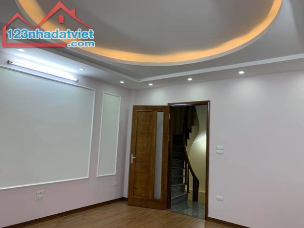 Bán nhà 40m2 Khu phân lô Vip phố Thanh Nhàn, Ôtô đỗ cửa, đang cho thuê SPA 20 triệu/tháng - 3