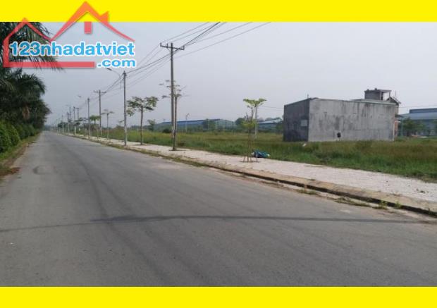Bán nhanh 3 lô đất view kênh Bella Vista 5x15m