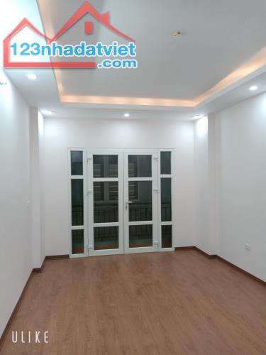 Bán nhà Cực đẹp phố Tân Mai, 40m2, cách đường Ôtô tránh 1 nhà, ngõ Thông đẹp, Giá 3,7 tỷ - 2