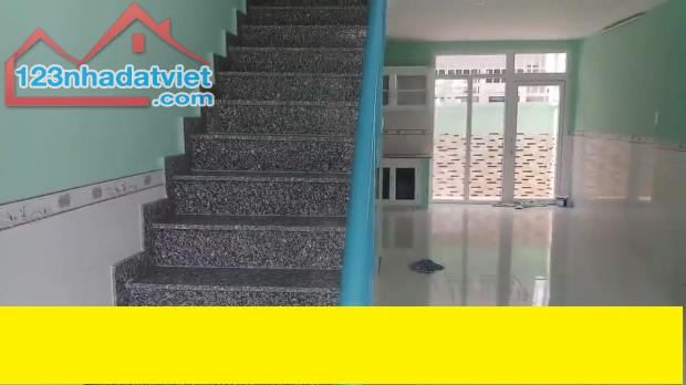 Nhà vào ở ngay Nguyễn Văn Tuôi 1 trệt 1 lầu đúc 1 tỷ 850 triệu. (Huy) 0933 675 313 - 1