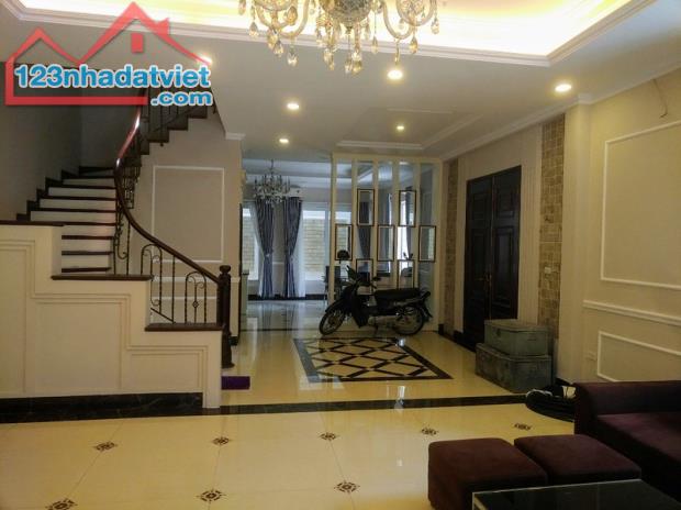 Bán nhà phố Phương Mai ngõ thông  41m2 x4 tầng, Giá 5.4 tỷ.Ô tô đõ cách nhà 10m - 1