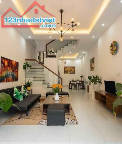 Bán nhà phố Đặng Văn Ngữ Dt 42m2 x4 tầng, Mt 4m Giá 5.5 tỷ.Ô tô đõ cách nhà 10m - 1