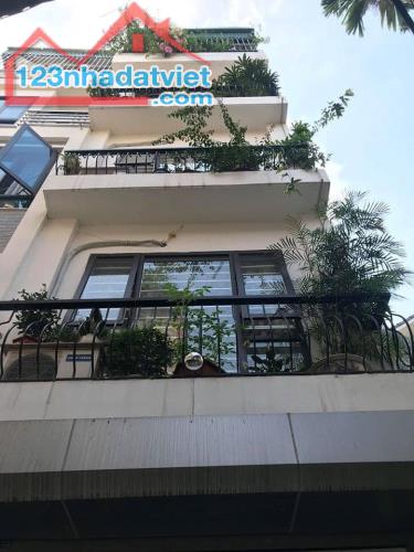Nhà đẹp phân lô 41m2 x5 tầng phố Hoàng Văn Thái Thái Cách mặt phố 20m giá 4,5 tỷ
