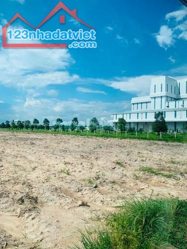 Bán gấp 3.600m2 SHR, gần trường, chợ - đối diện KCN Nhật