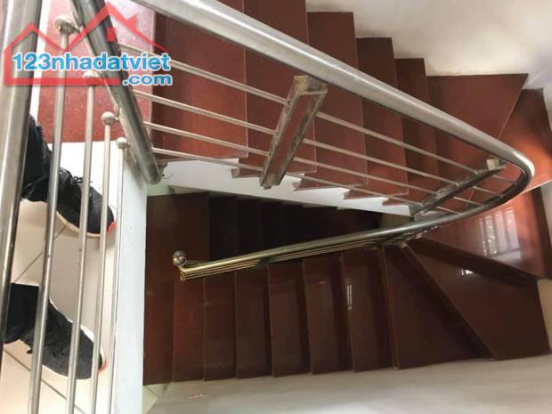 Nhà đẹp  phố Lê Thanh Nghị, gần Giải Phóng,, 45m2 x5 tầng giá 5,6 tỷ, Cách mặt phố 20m - 3