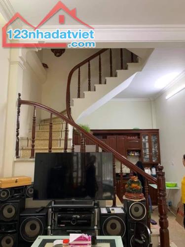 Bán nhà Nguyễn Chí Thanh, Chỉ 15m Ra Phố, 5 Tầng 38m2 MT 4M Nhà Thoáng, Mới Ở Ngay 5,9 Tỷ