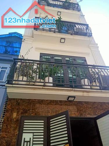 NHÀ MỚI ĐẸP NGUYỄN VĂN CỪ 75M x 7 TẦNG THANG MÁY GARA Ô TÔ 7 CHỖ, 2 MẶT THOÁNG. GIÁ 12 TỶ