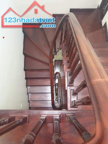 Bán nhà phân lô ô tô phố Liễu Giai 52m2x5 tầng, mt 4.2m, 2 thoáng, giá 8.3 tỷ. 0971813682. - 3