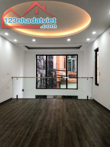 Nhà 5 tầng 30m2 Ngõ 90 phố Nguyễn Tuân, Ô tô cách nhà 5m giá 3,3 tỷ Lh 0913518923 - 1