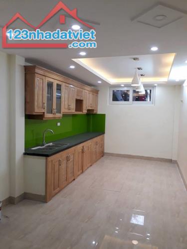 Bán nhà 3 tầng ở Tả Thanh Oai, Thanh Trì, Hà Nội. - Diện tích: 40m2. - Mặt tiền 3.5m. - 2