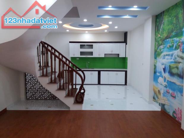 Bán gấp nhà Lô Góc 2 mặt tiền phố Hoàng Văn Thái, 57m x4 tầng, giá 5,9 tỷ, Lh 0913895929 - 1