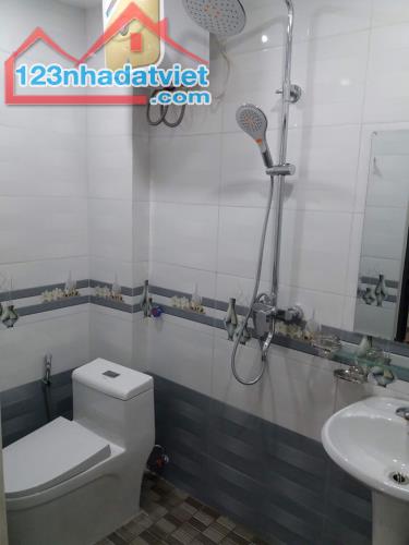 Bán gấp nhà Lô Góc 2 mặt tiền phố Hoàng Văn Thái, 57m x4 tầng, giá 5,9 tỷ, Lh 0913895929 - 2
