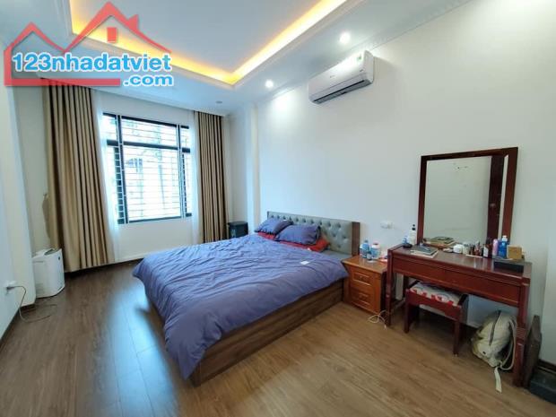Nhà đẹp phân lô Hoàng Quốc Việt 6 Tầng 50m2 Thang máy, Gara, Vỉa hè, Ôtô tránh 10,6 Tỷ - 3