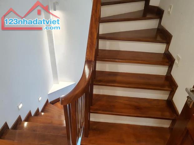 Nhà đẹp phân lô Hoàng Quốc Việt 6 Tầng 50m2 Thang máy, Gara, Vỉa hè, Ôtô tránh 10,6 Tỷ - 5