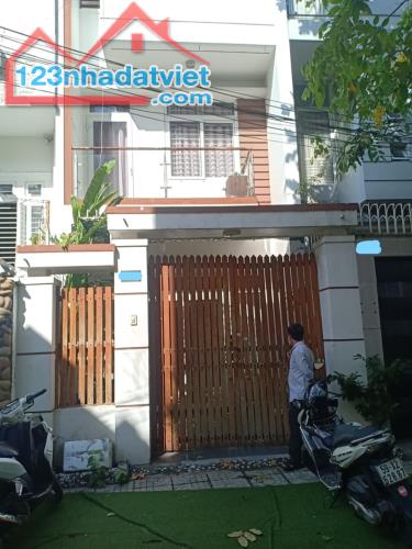 Nhà Nguyên Hồng Phường 1 Gò Vấp, 80m2, 3T, hẻm 1 trục 8m chỉ 8 tỷ 3.