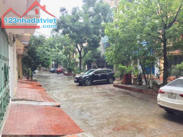 Linh Đàm ngõ ô tô tránh – lô góc – vừa ở vừa cho thuê 500tr/ năm.