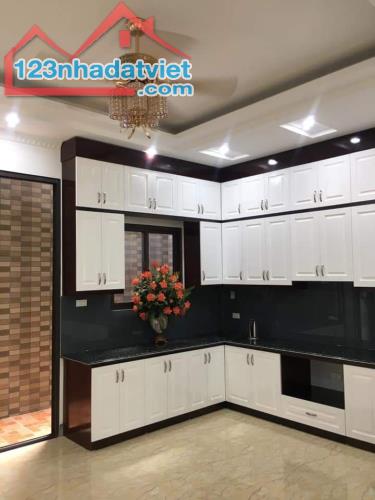 Bán Nhà Phân Lô Liễu Giai 68m2x5 Tầng, Thang Máy, Gara Ô Tô, KD, Chỉ 17.5 Tỷ. 0971813682. - 2