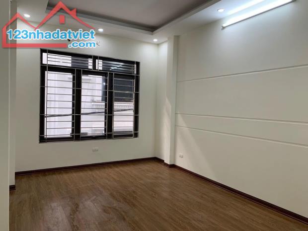 Bán nhà Cầu Giấy 6 Tầng 38m2 Mặt ngõ thông Gần phố, Ôtô qua nhà, Nhà mới 9,9 Tỷ