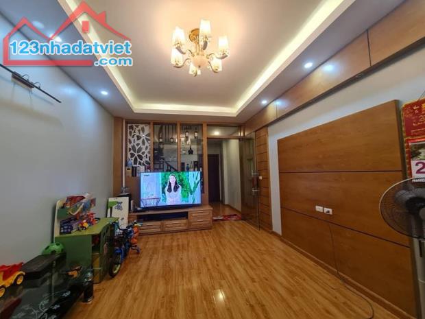 Phân lô Nguyễn Khánh Toàn - Cầu Giấy 5 Tầng 52m2 Ôtô tránh, Gần phố Nhà đẹp 10,9 Tỷ