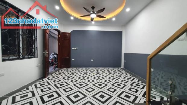 HOÀI ĐỨC - NHÀ LÔ GÓC - NGÕ THÔNG - OTO QUA - 4 TẦNG 40M2 CHỈ 5.8 TỶ - 1