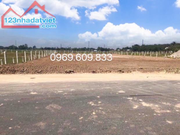 KẸT TIỀN BÁN 2.000M2 NGAY TRUNG TÂM CHƠN THÀNH, SHR, SÁT CHỢ