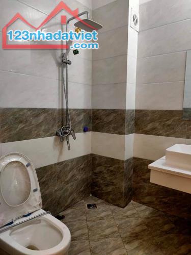 Bán nhà phố Trần Khát Chân, Dt 35m2 x5 tầng, ngõ rộng thông, giá 4,5 tỷ - 2