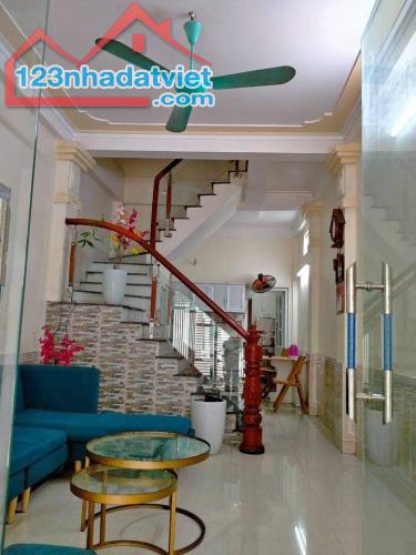 Bán nhà ngõ 127  Phố Hào Nam, Dt 36m2 x 4 tầng, Mt 4m giá 4,8 tỷ, Lh 0969653569 - 2