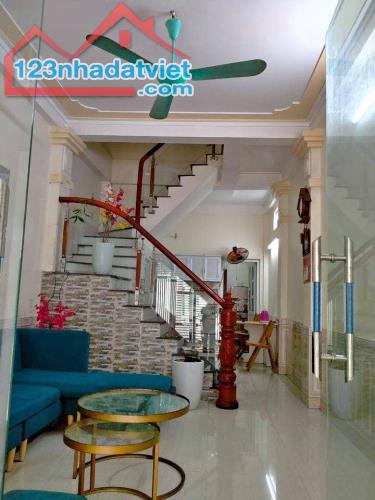 Bán nhà Ngõ ô tô phố Khương Đình. DT 35m2 x4 tầng, giá 4 tỷ 500tr, Lh 0969653569 - 3