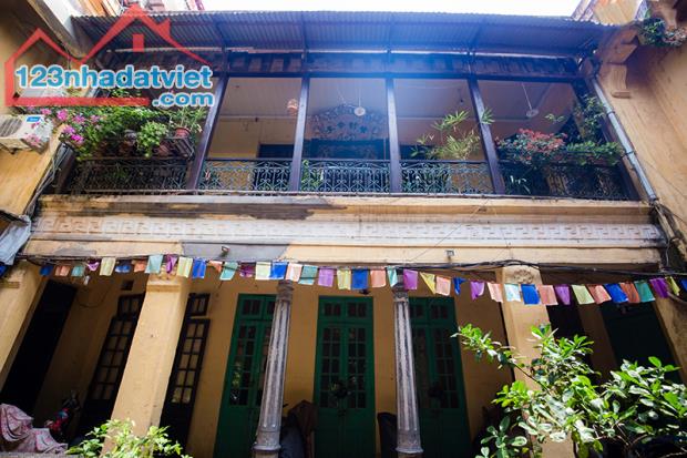 Bán nhà đất mặt phố Hàng Gà, Hoàn Kiếm, 110m2, Mặt tiền 6m, gần ngã tư Hàng Mã, Giá 58 tỷ - 1