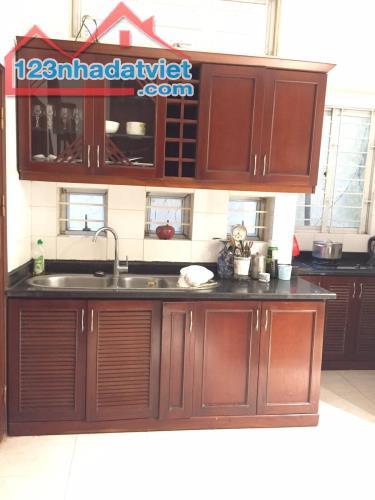 Bán nhà mặt phố Trúc Bạch, Ba Đình, 60m2, gần đường Thanh Niên, Mặt tiền 4,5m, Giá 27 tỷ - 2